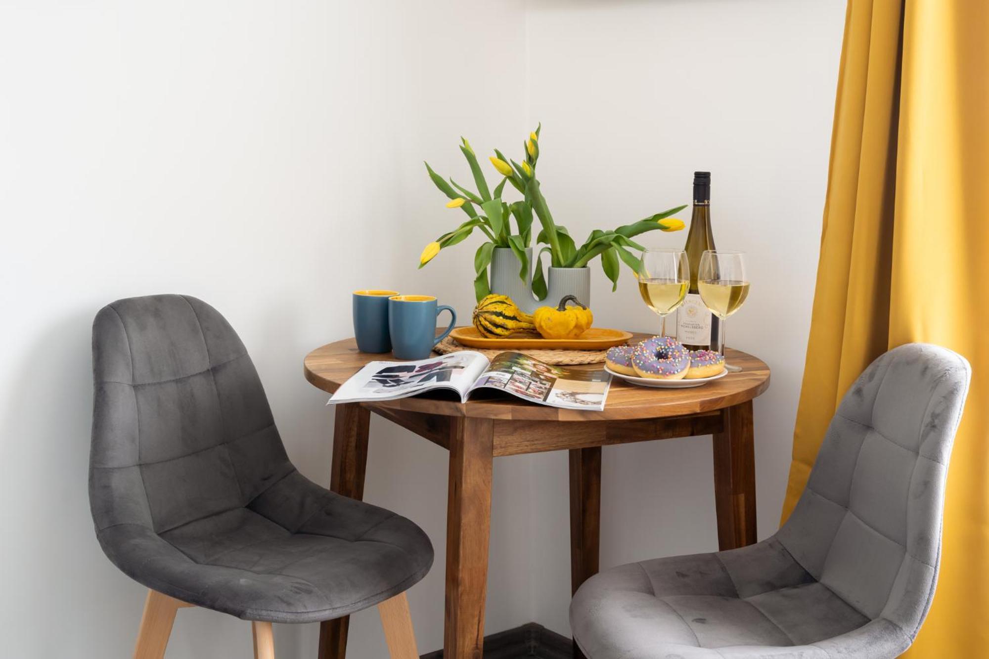 Green Garden & Private Parking Apartments With Playground Riga Luaran gambar