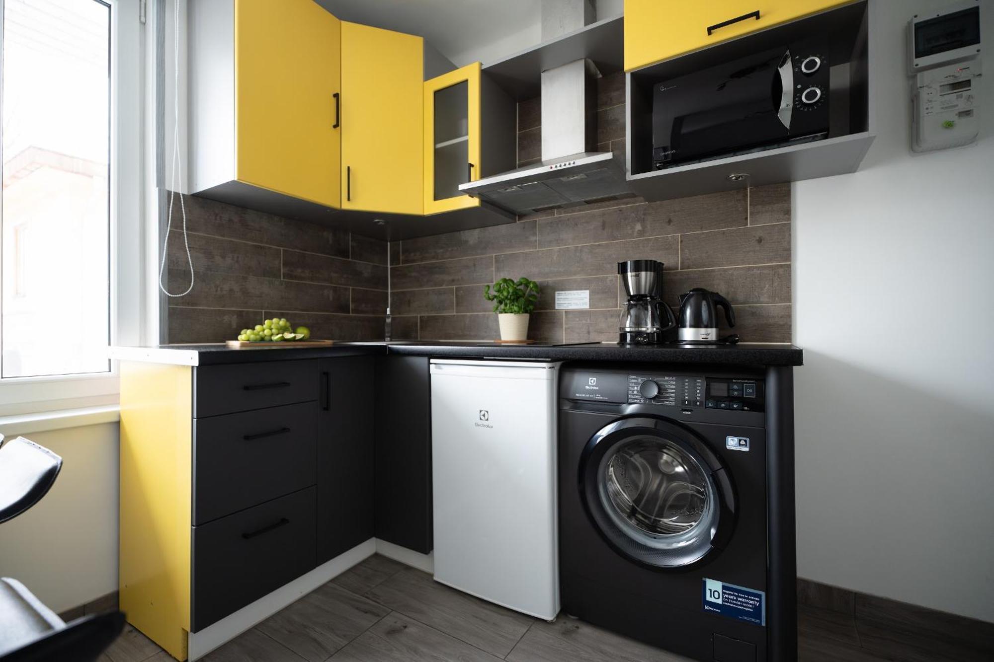 Green Garden & Private Parking Apartments With Playground Riga Luaran gambar